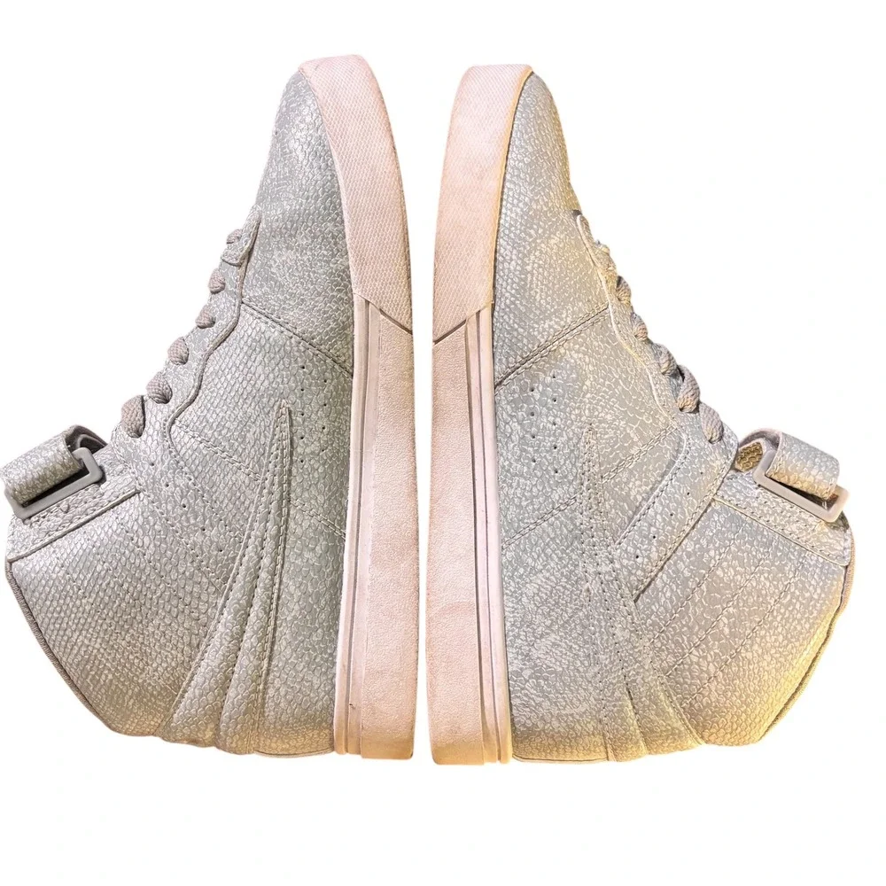 Fila Vulc 13‎ Womens High Top Sneakers Light Gray/Blue Snakeskin Texture 8.5